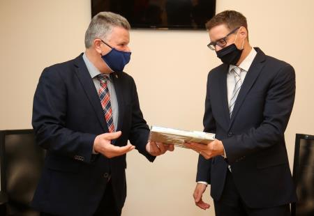 PODPIS POGODBE 12 FOTO LJUBO VUKELIČ